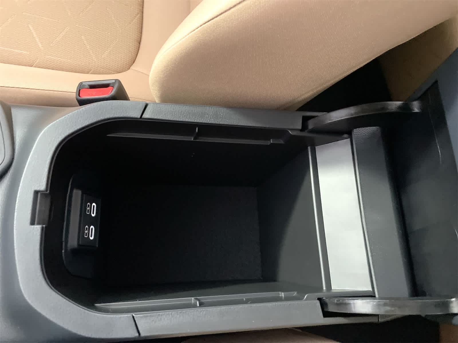 Thumbnail: 2025 Toyota RAV4 - 24