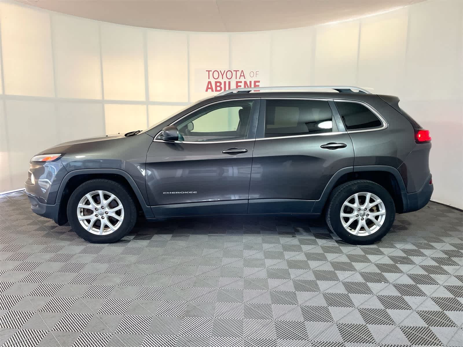 Thumbnail: 2015 Jeep Cherokee - 2