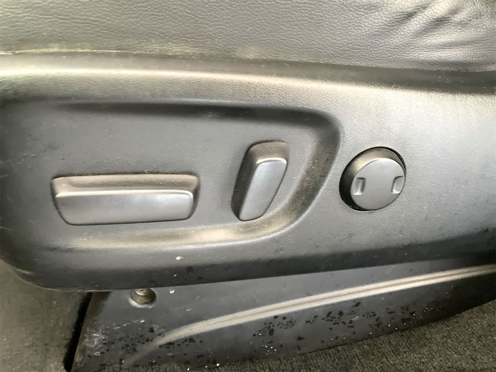 Thumbnail: 2017 Toyota Sienna - 11