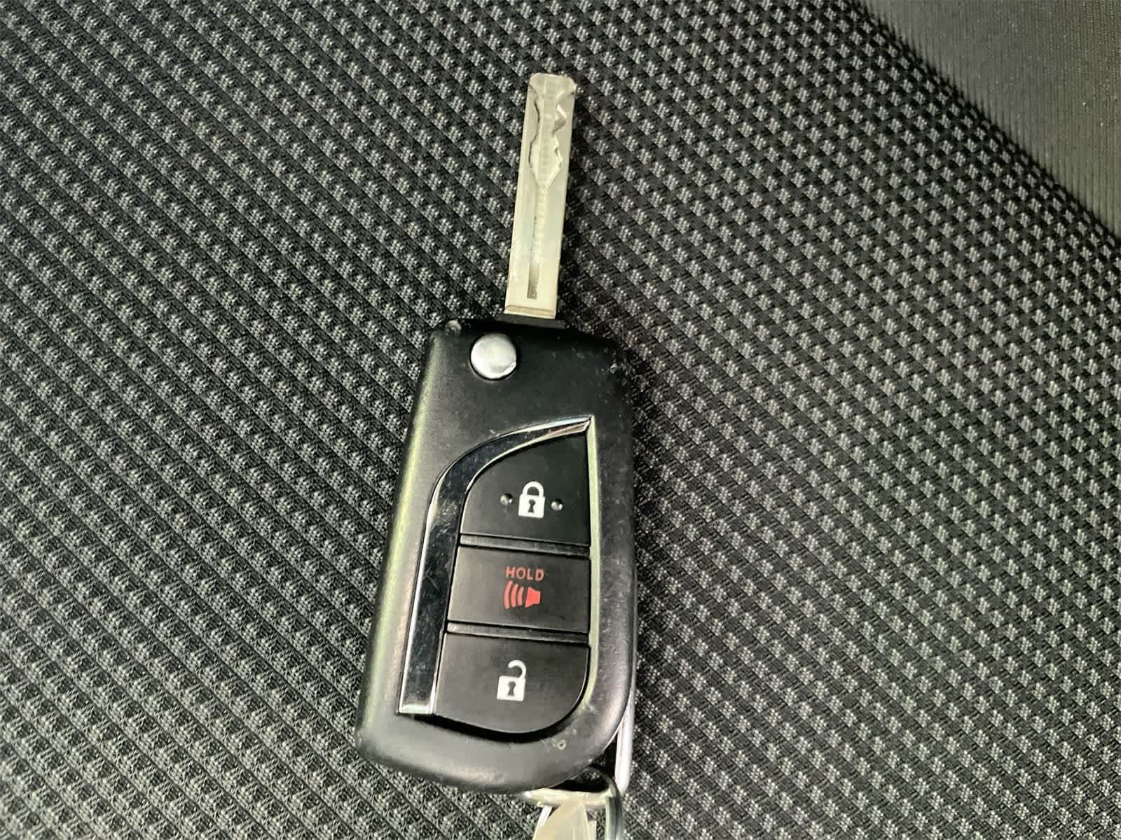 Thumbnail: 2022 Toyota RAV4 - 25