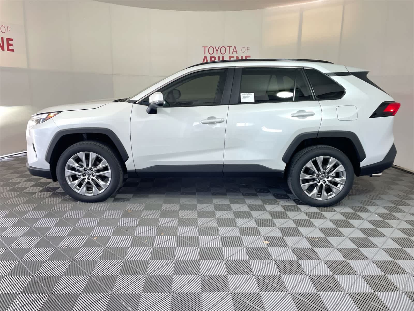 Thumbnail: 2025 Toyota RAV4 - 2