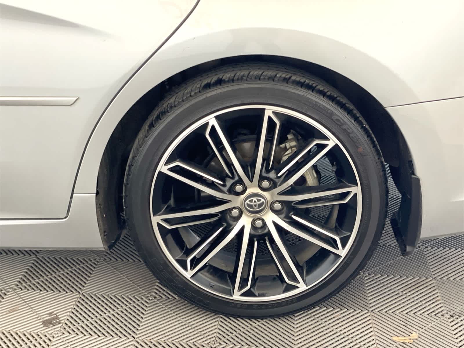 Thumbnail: 2020 Toyota Avalon - 26