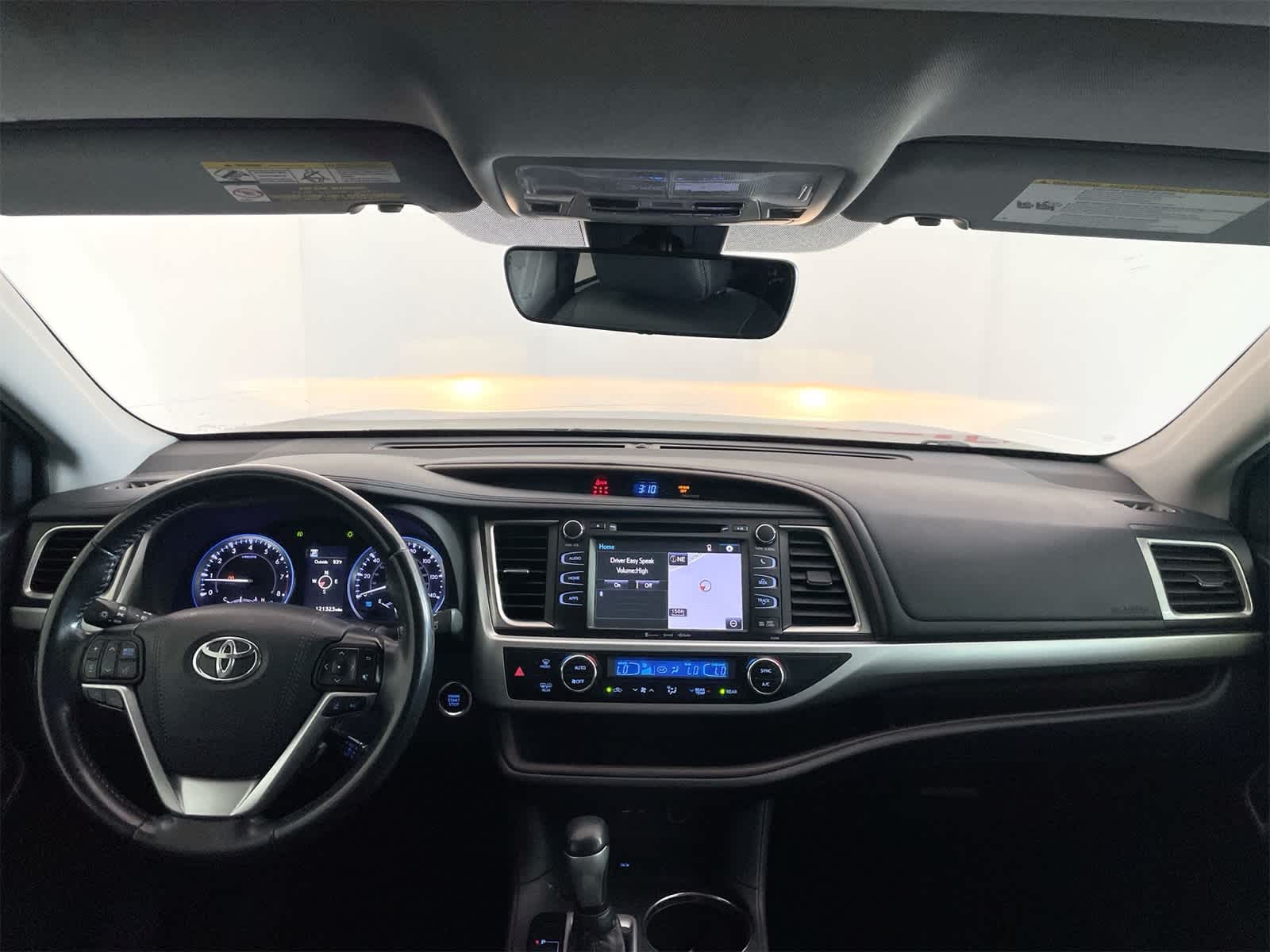 Thumbnail: 2019 Toyota Highlander - 18