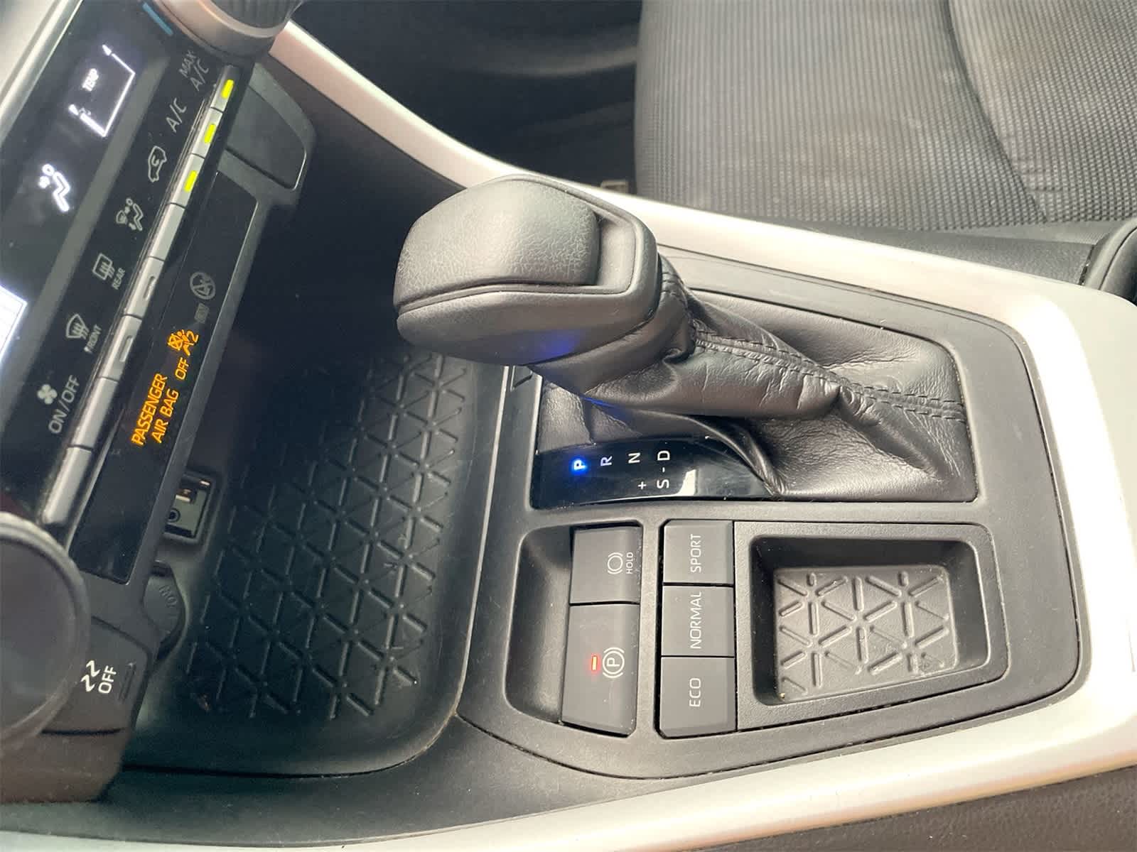 Thumbnail: 2019 Toyota RAV4 - 22