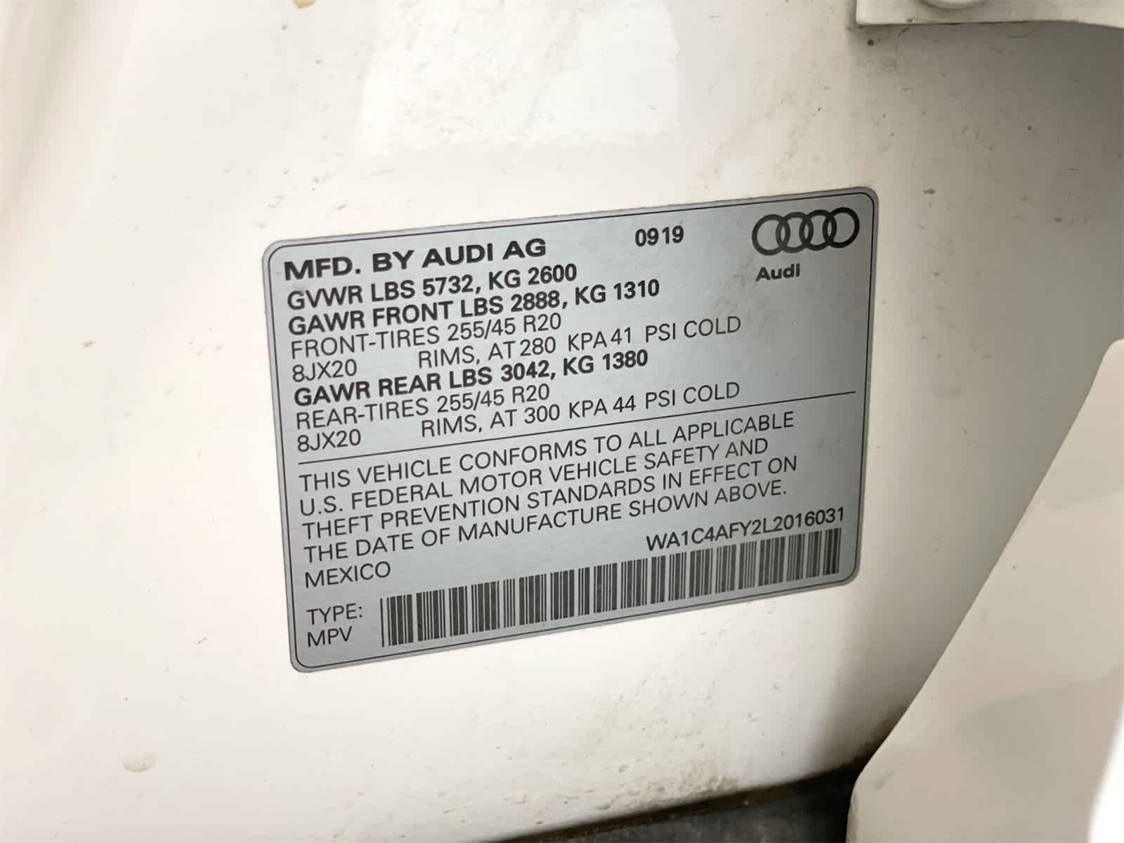 Thumbnail: 2020 Audi SQ5 - 29
