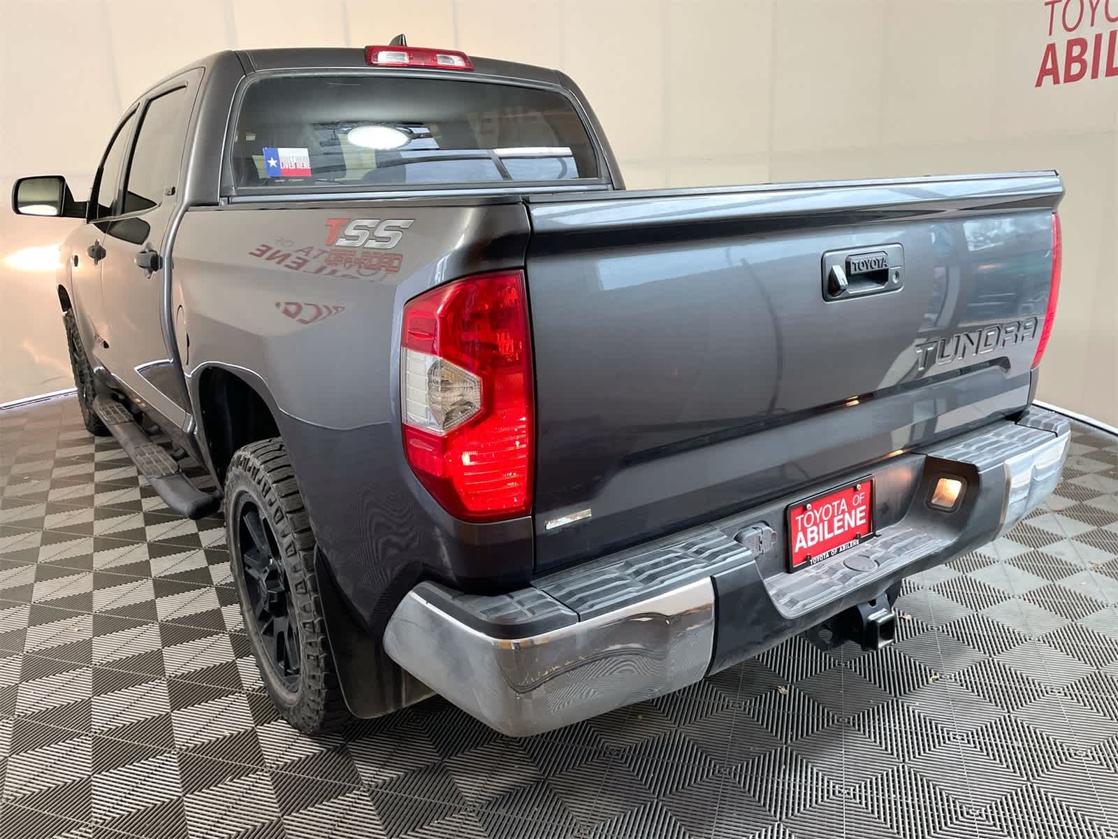 Thumbnail: 2021 Toyota Tundra - 3
