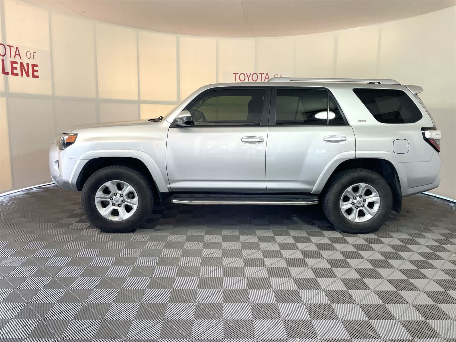 Thumbnail: 2016 Toyota 4Runner - 2