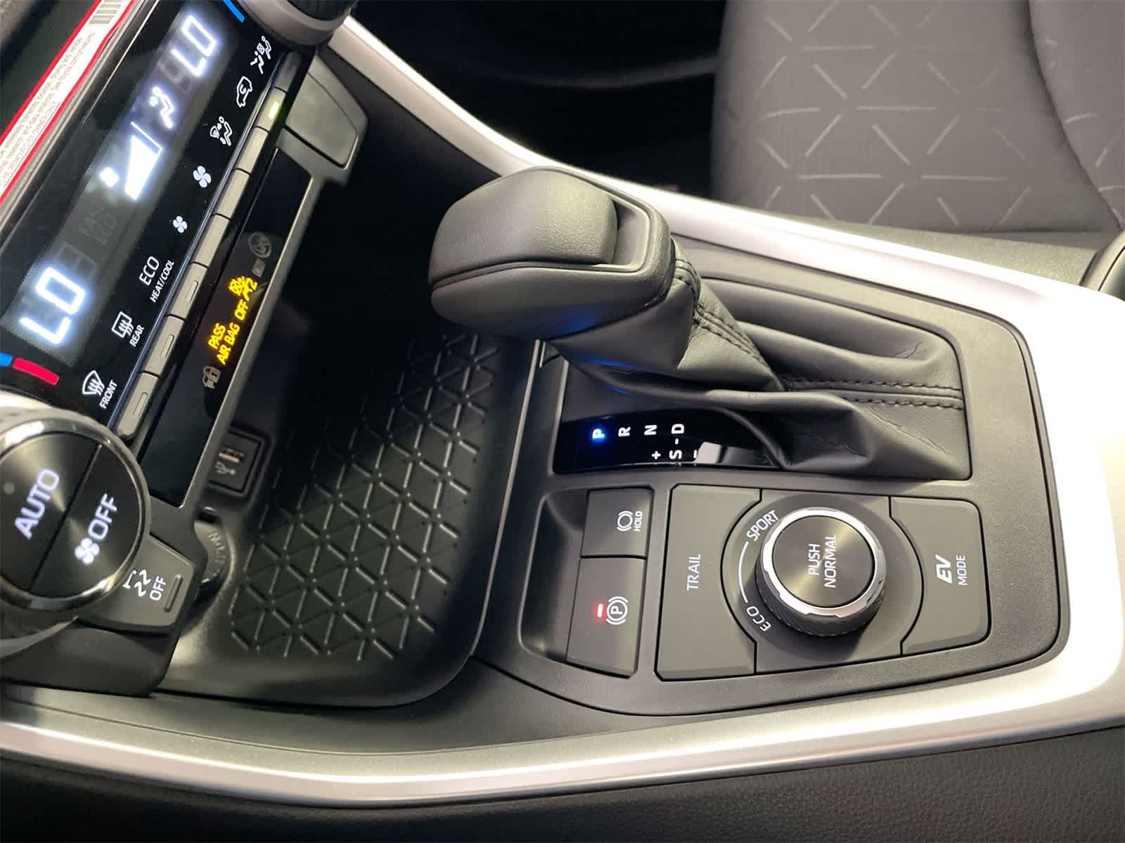 Thumbnail: 2025 Toyota RAV4 - 23