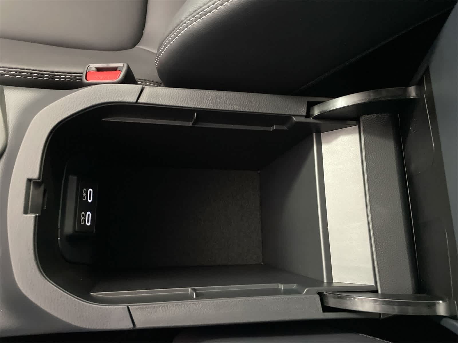 Thumbnail: 2025 Toyota RAV4 - 23