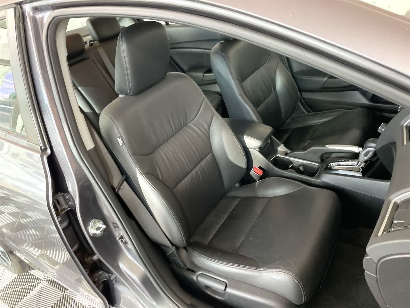 Thumbnail: 2015 Honda Civic - 12