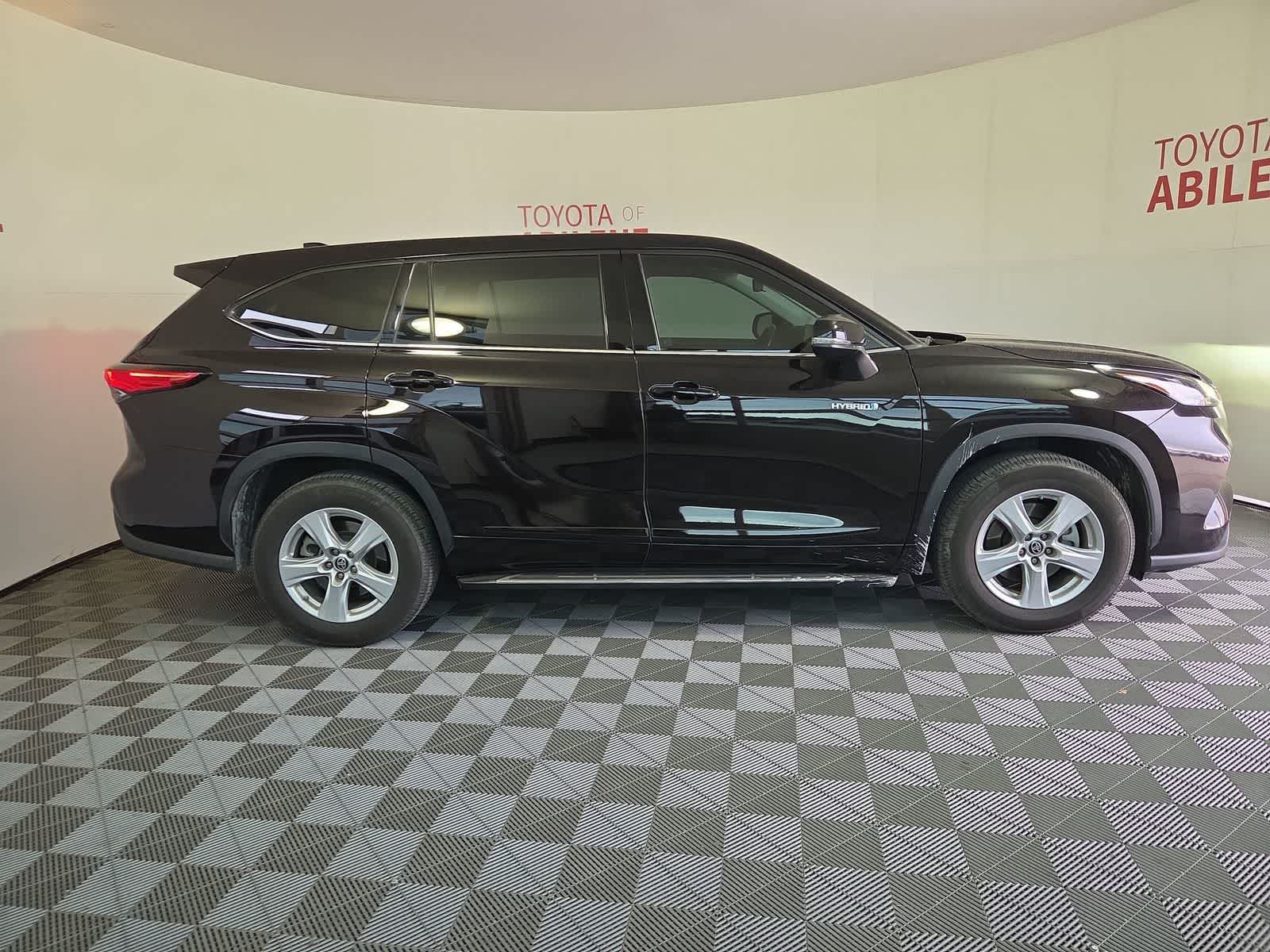 Thumbnail: 2021 Toyota Highlander - 7