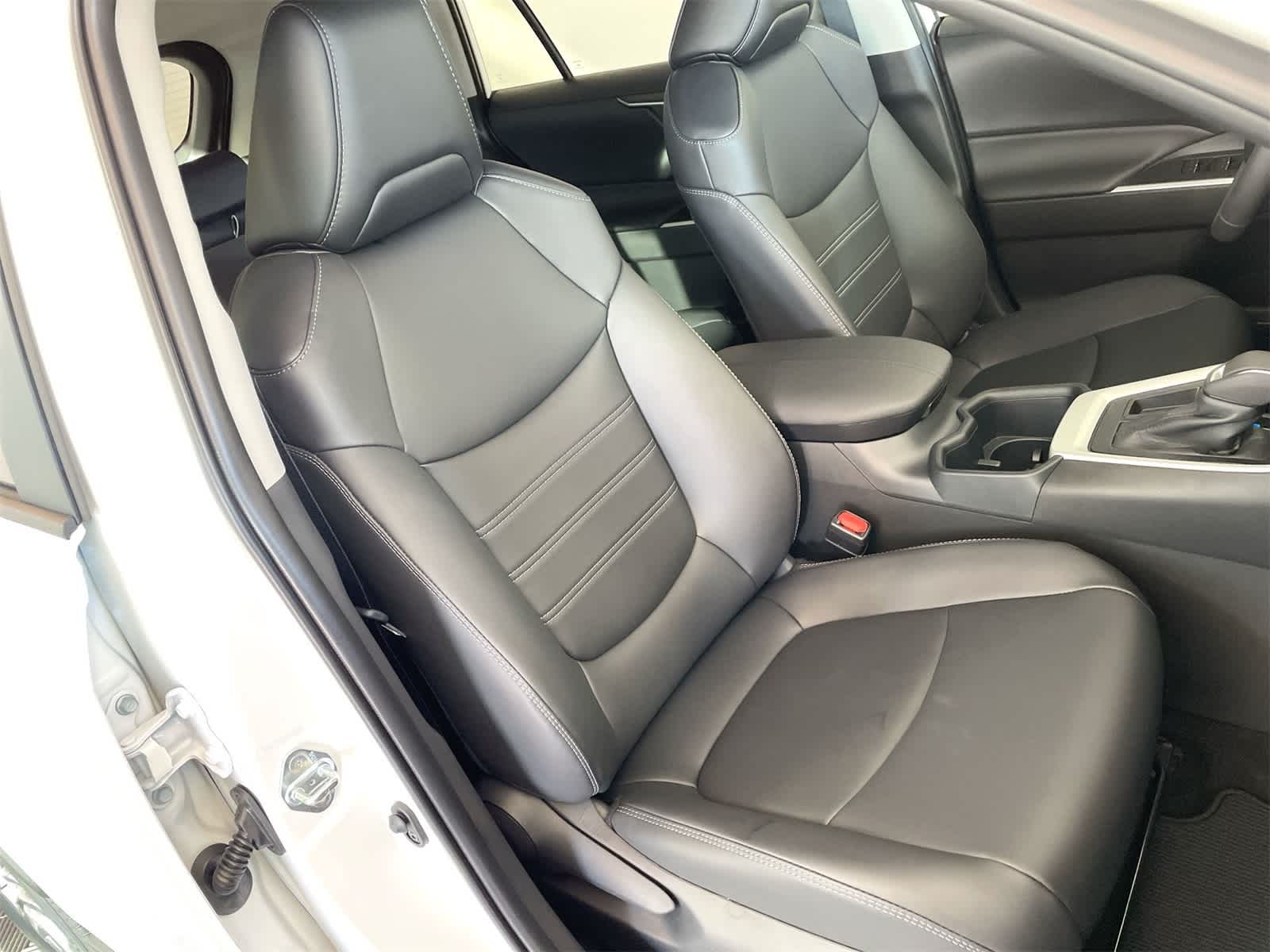 Thumbnail: 2025 Toyota RAV4 - 14