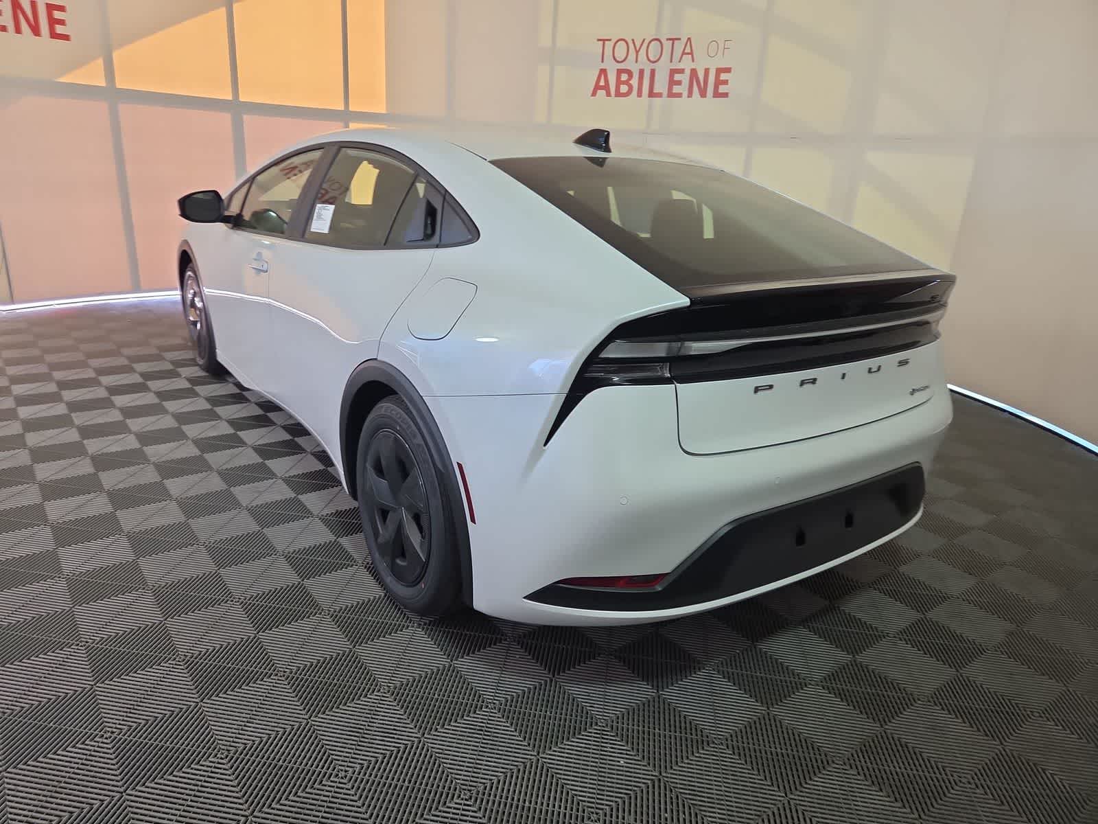 Thumbnail: 2026 Toyota Prius - 3
