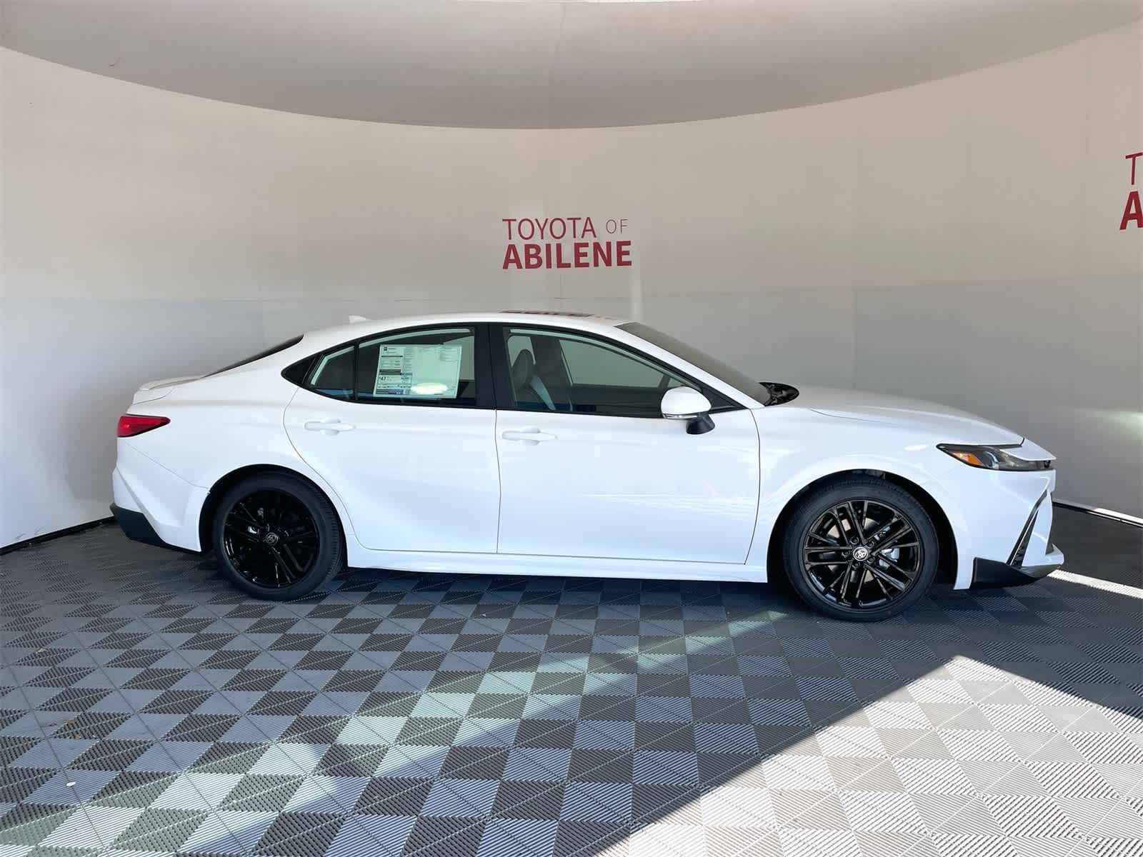 Thumbnail: 2025 Toyota Camry - 8