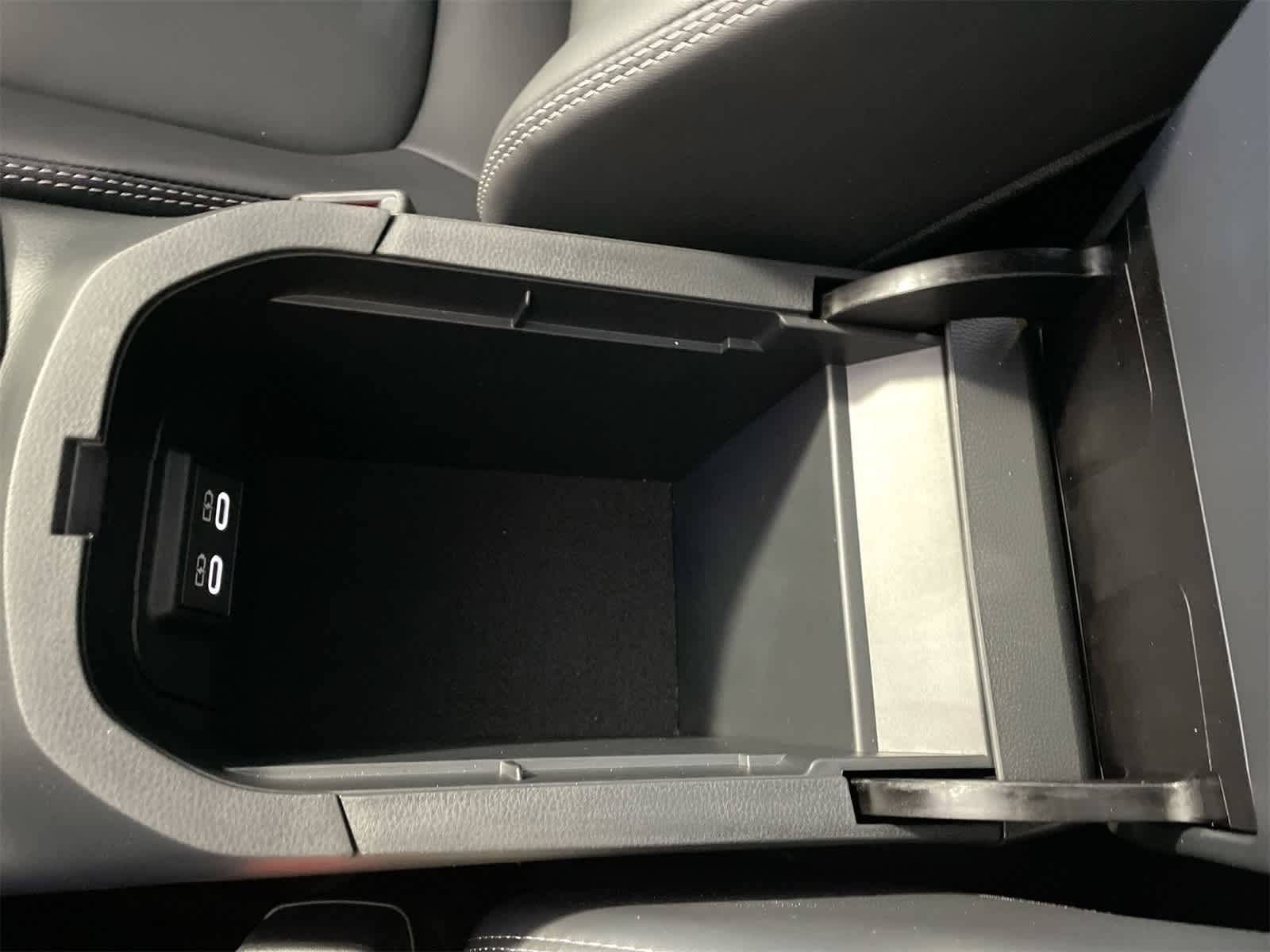 Thumbnail: 2025 Toyota RAV4 - 24