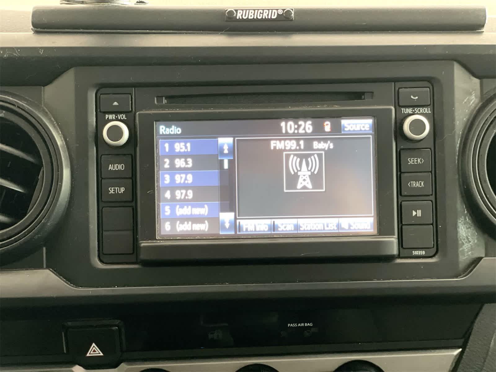 Thumbnail: 2018 Toyota Tacoma - 18