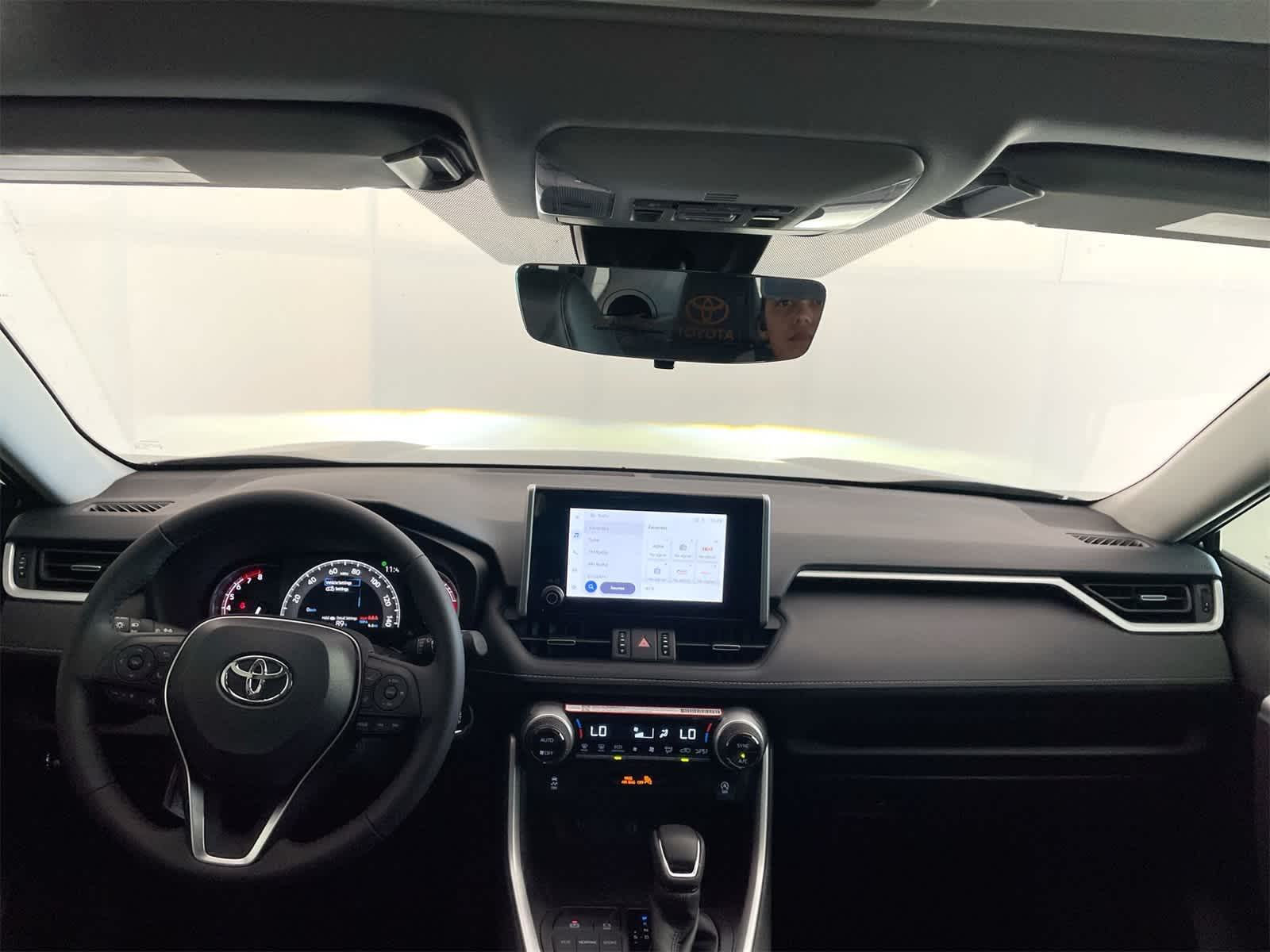 Thumbnail: 2025 Toyota RAV4 - 17