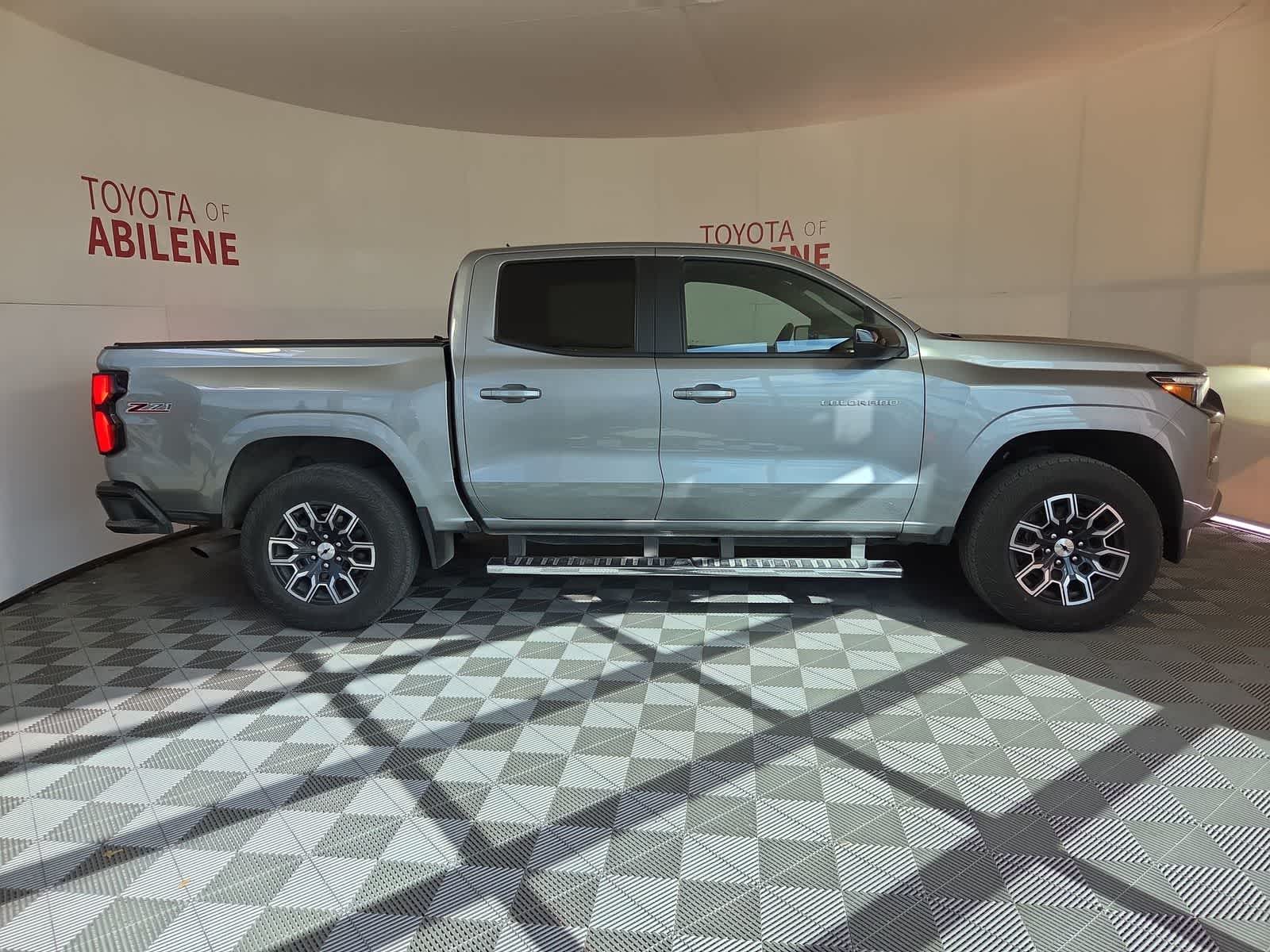 Thumbnail: 2023 Chevrolet Colorado - 7