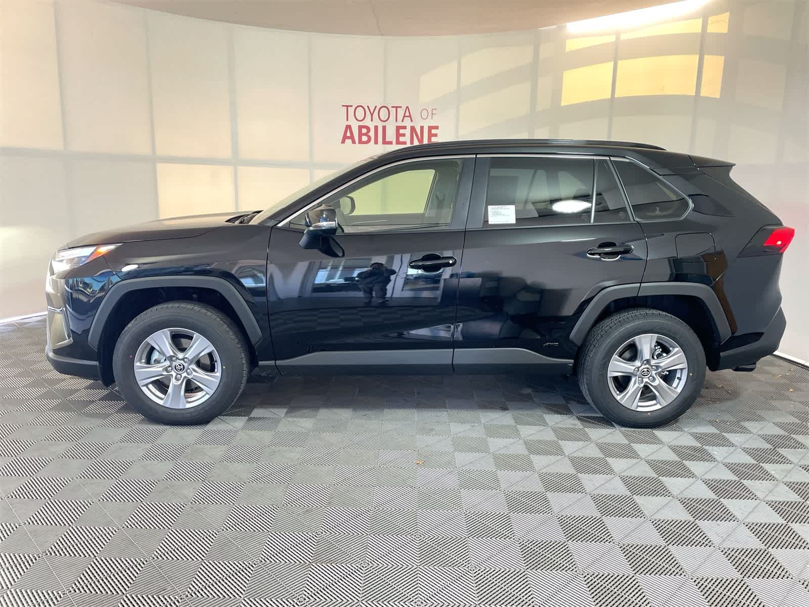 Thumbnail: 2025 Toyota RAV4 - 2