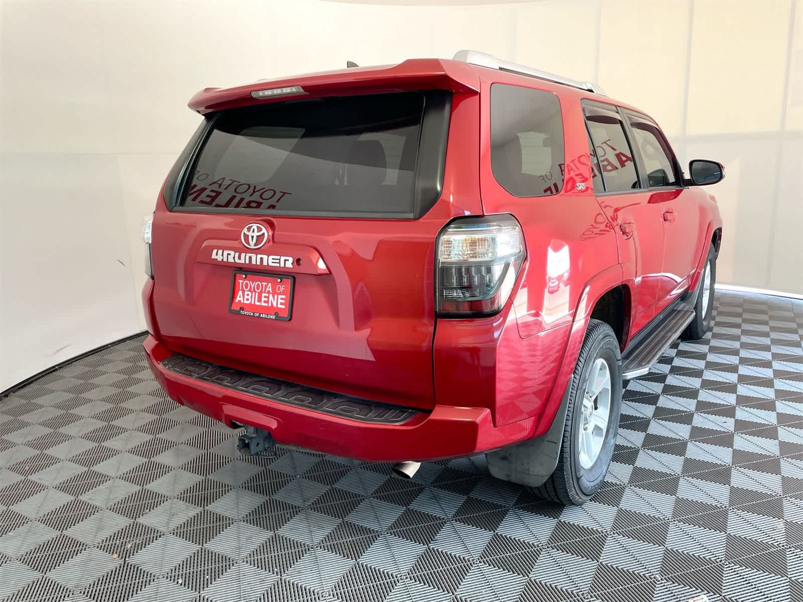 Thumbnail: 2016 Toyota 4Runner - 7