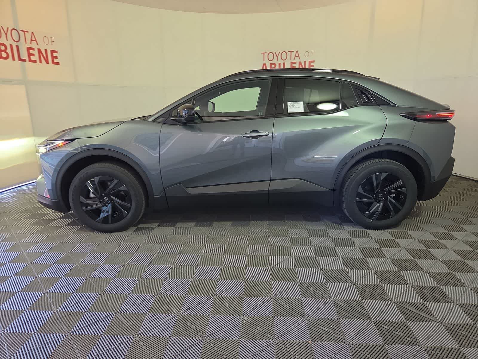 Thumbnail: 2026 Toyota C-HR - 2