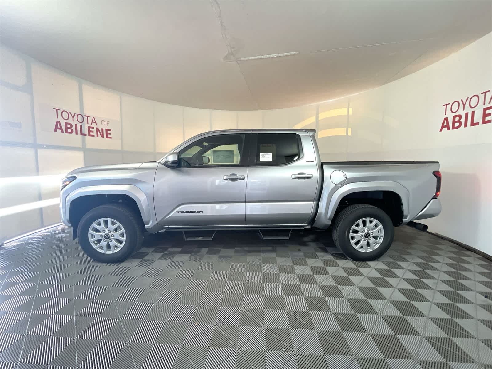 Thumbnail: 2025 Toyota Tacoma - 2