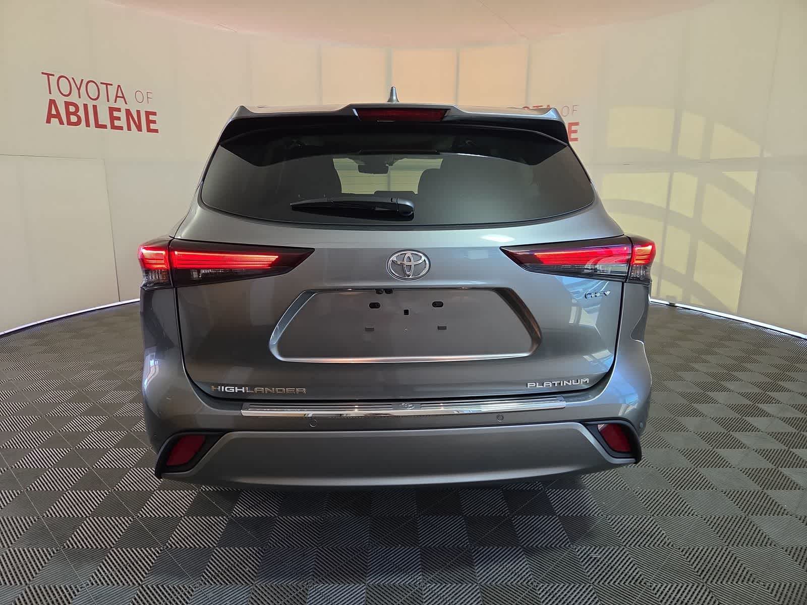 Thumbnail: 2026 Toyota Highlander - 4