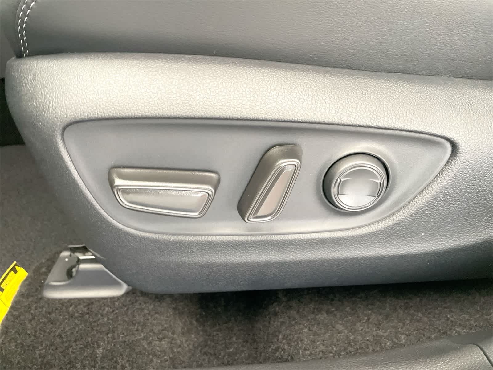 Thumbnail: 2025 Toyota RAV4 - 11