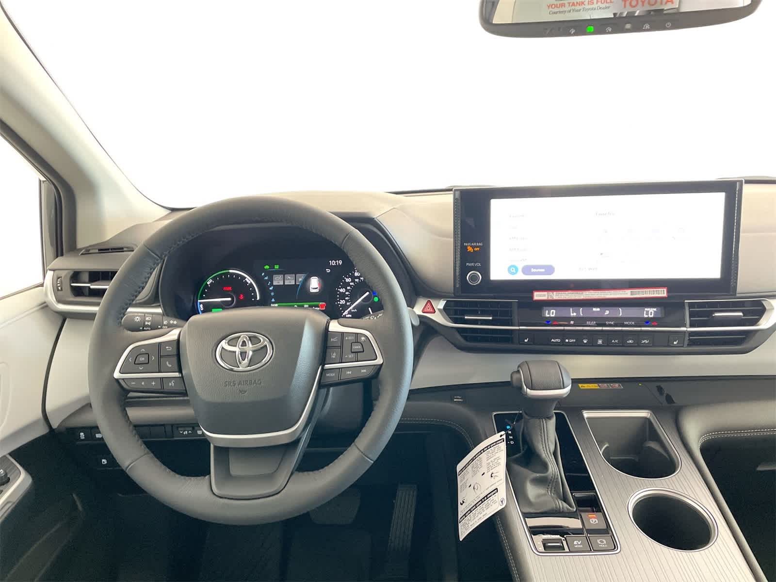 Thumbnail: 2025 Toyota Sienna - 17