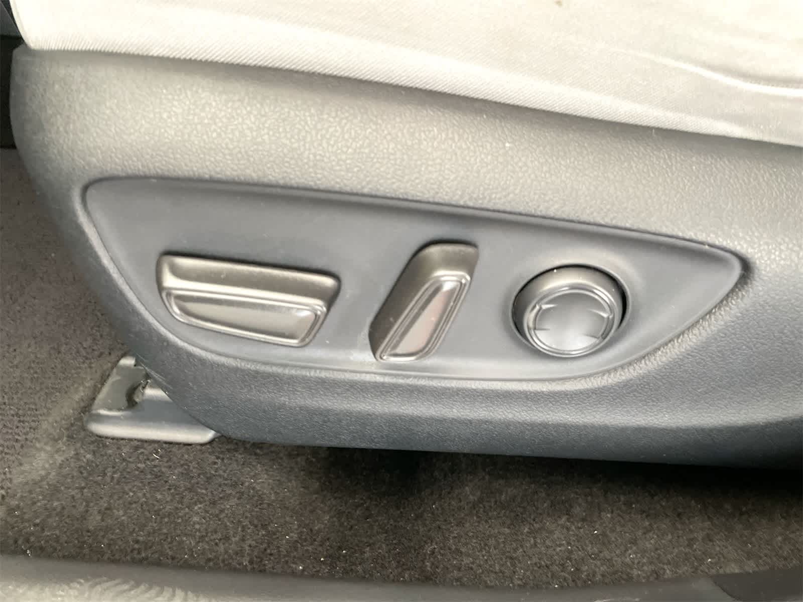 Thumbnail: 2023 Toyota RAV4 - 10