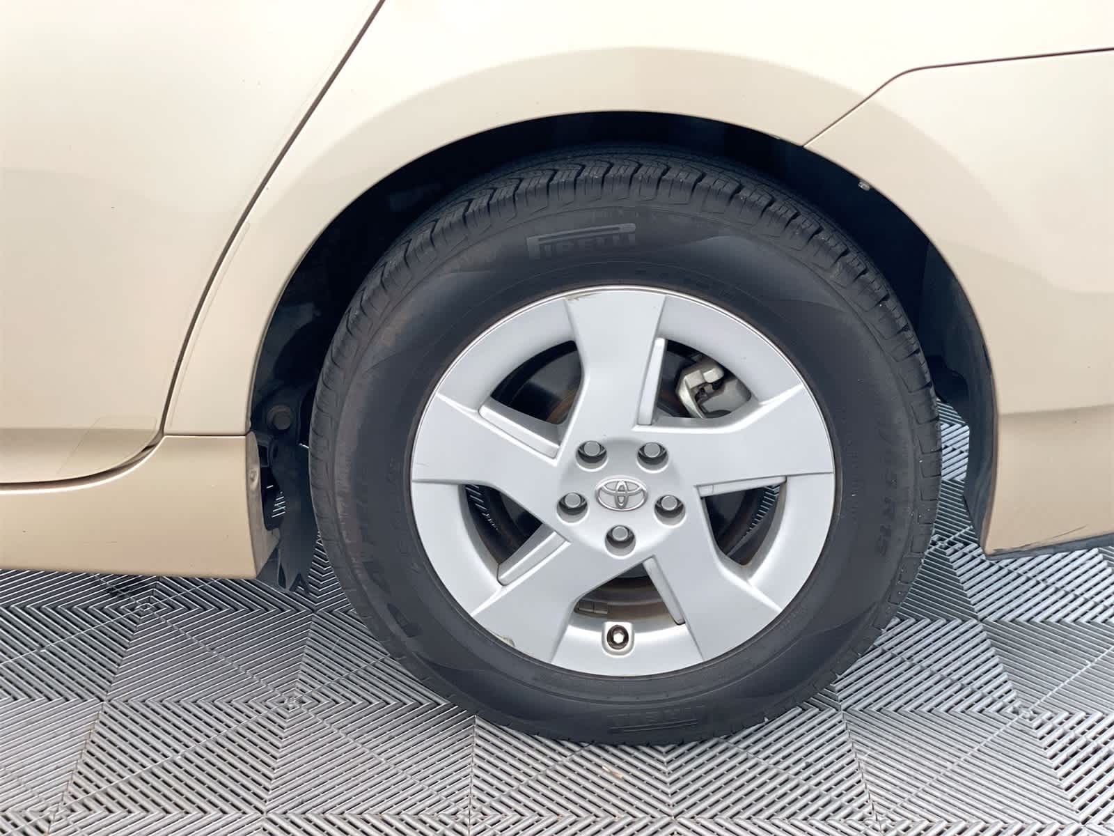 Thumbnail: 2010 Toyota Prius - 24