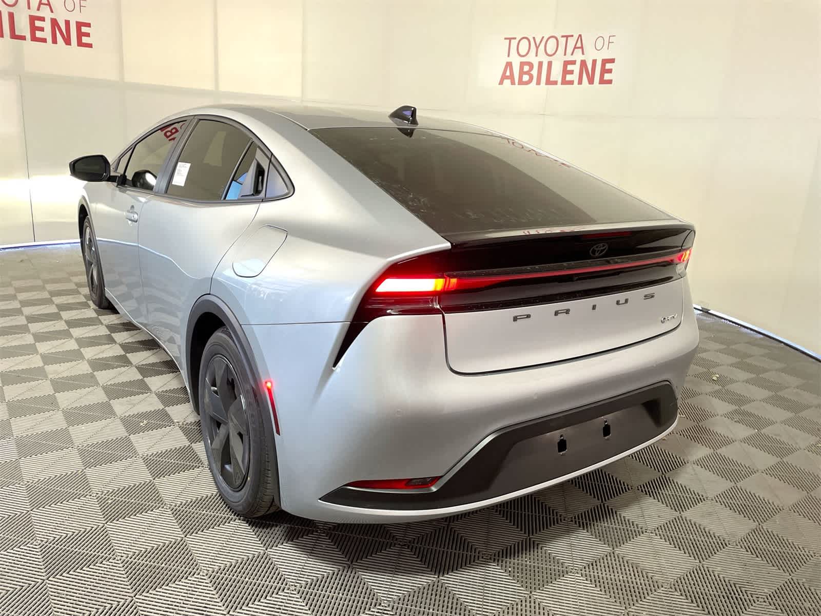 Thumbnail: 2026 Toyota Prius - 3