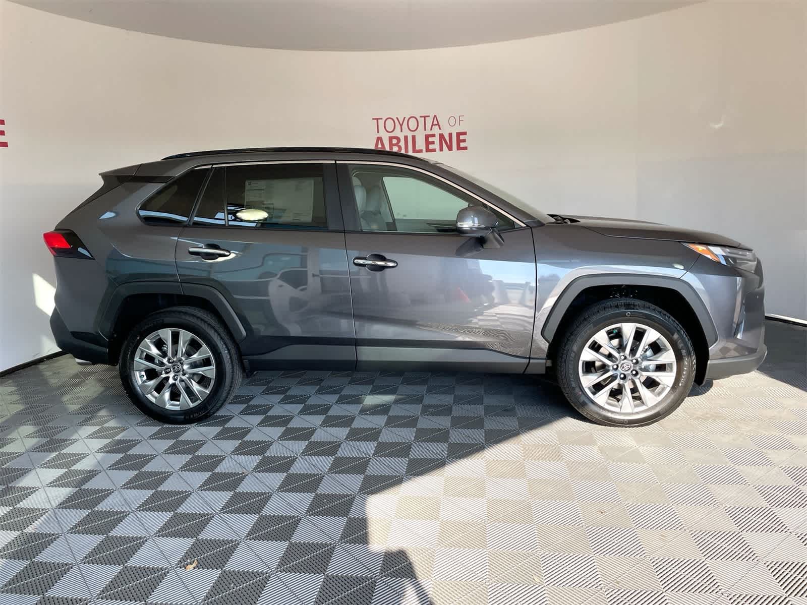 Thumbnail: 2025 Toyota RAV4 - 8