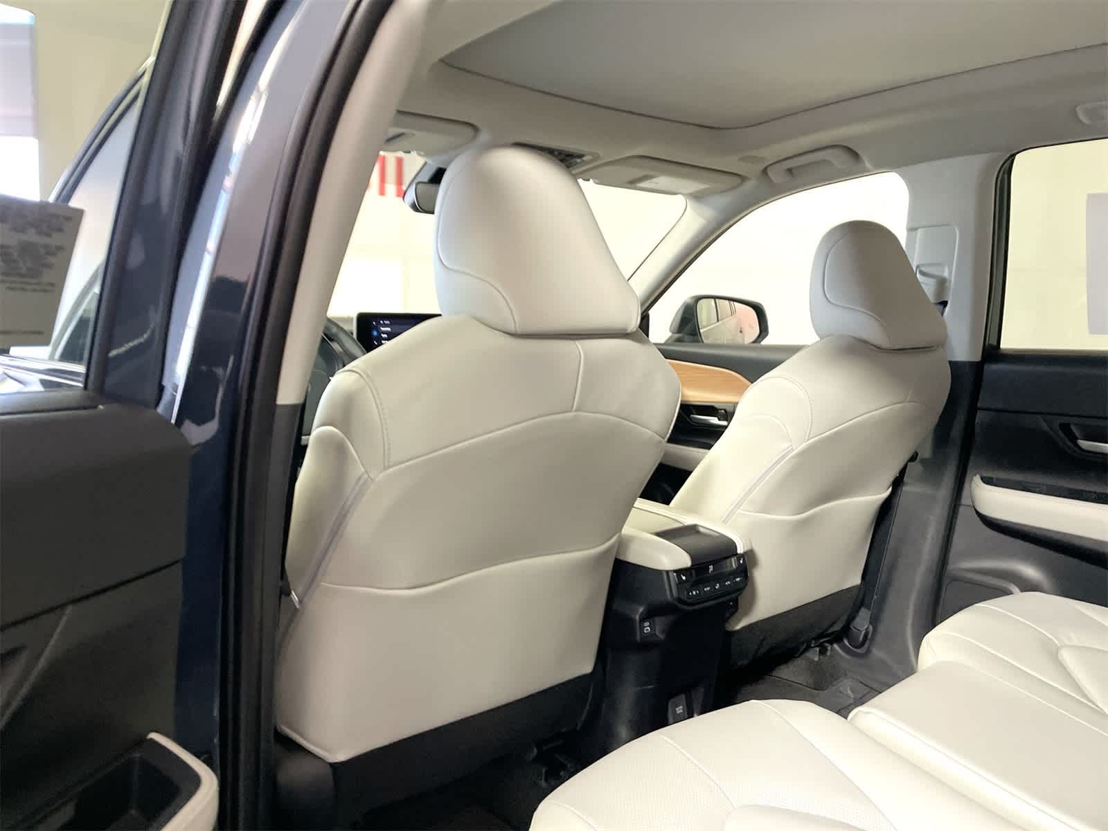 Thumbnail: 2026 Toyota Grand Highlander - 13