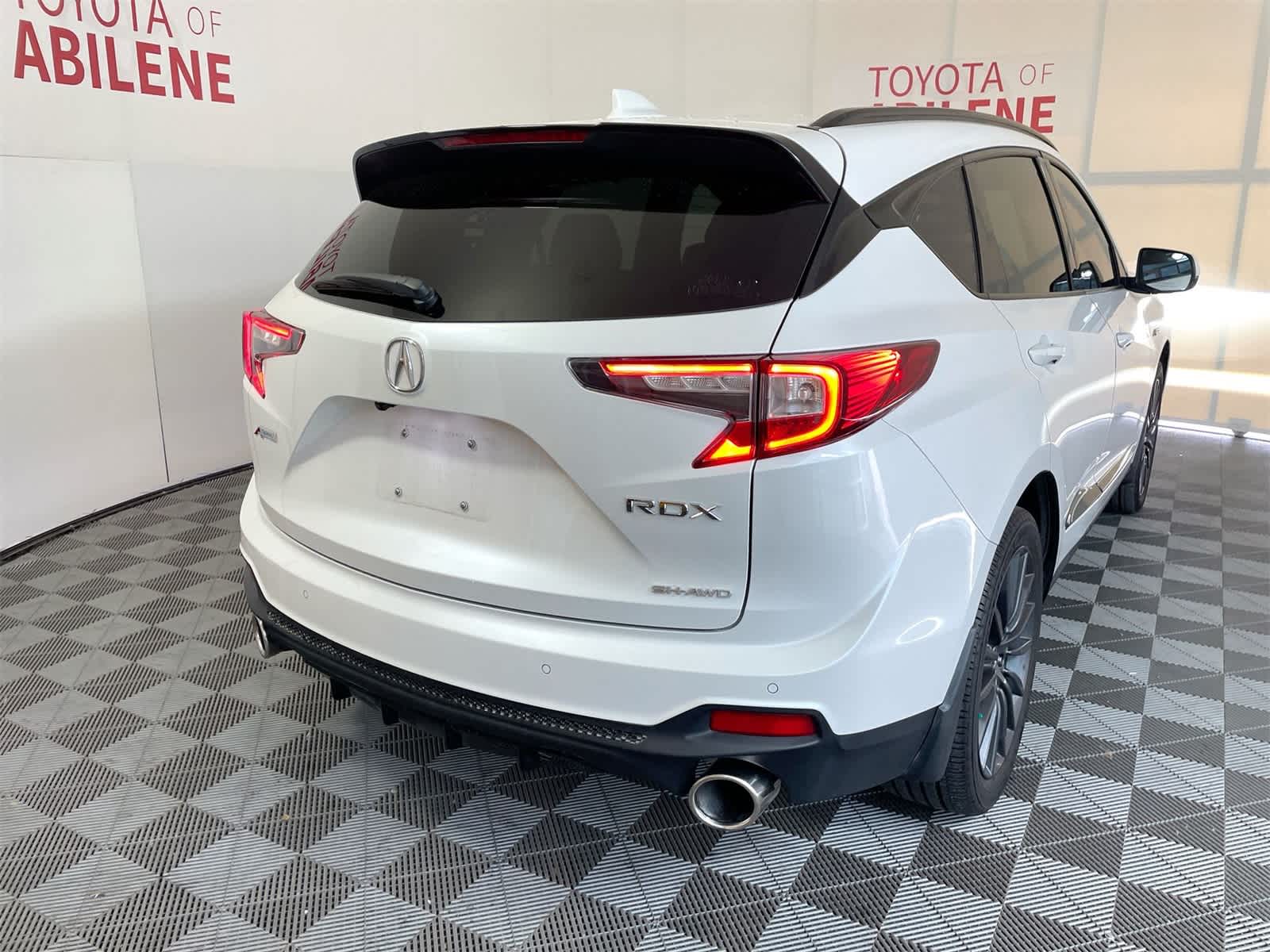 Thumbnail: 2023 Acura RDX - 7