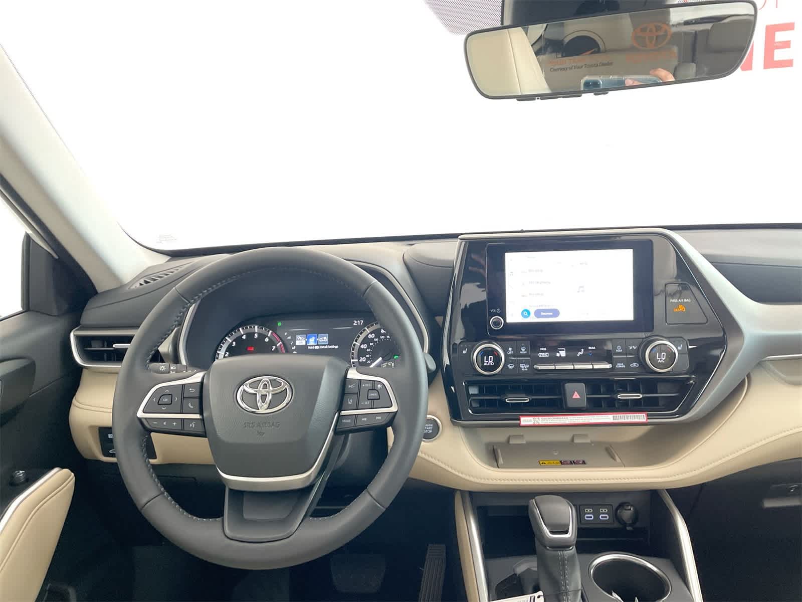Thumbnail: 2025 Toyota Highlander - 17