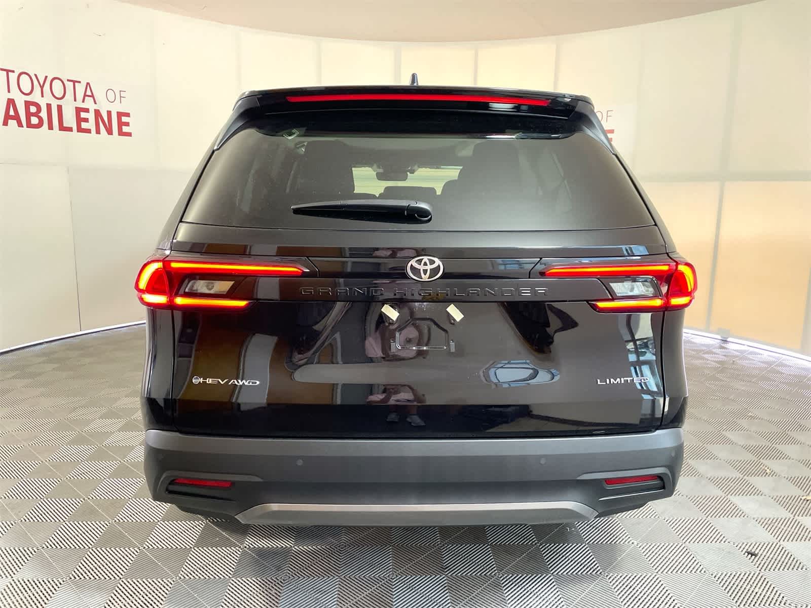 Thumbnail: 2025 Toyota Grand Highlander - 4