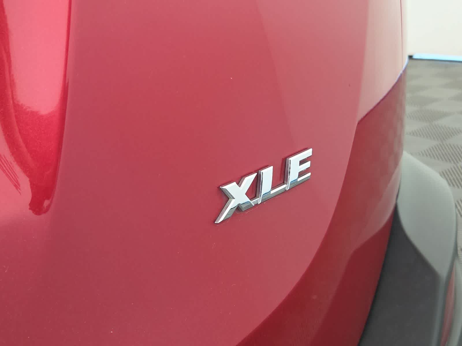 Thumbnail: 2015 Toyota RAV4 - 6