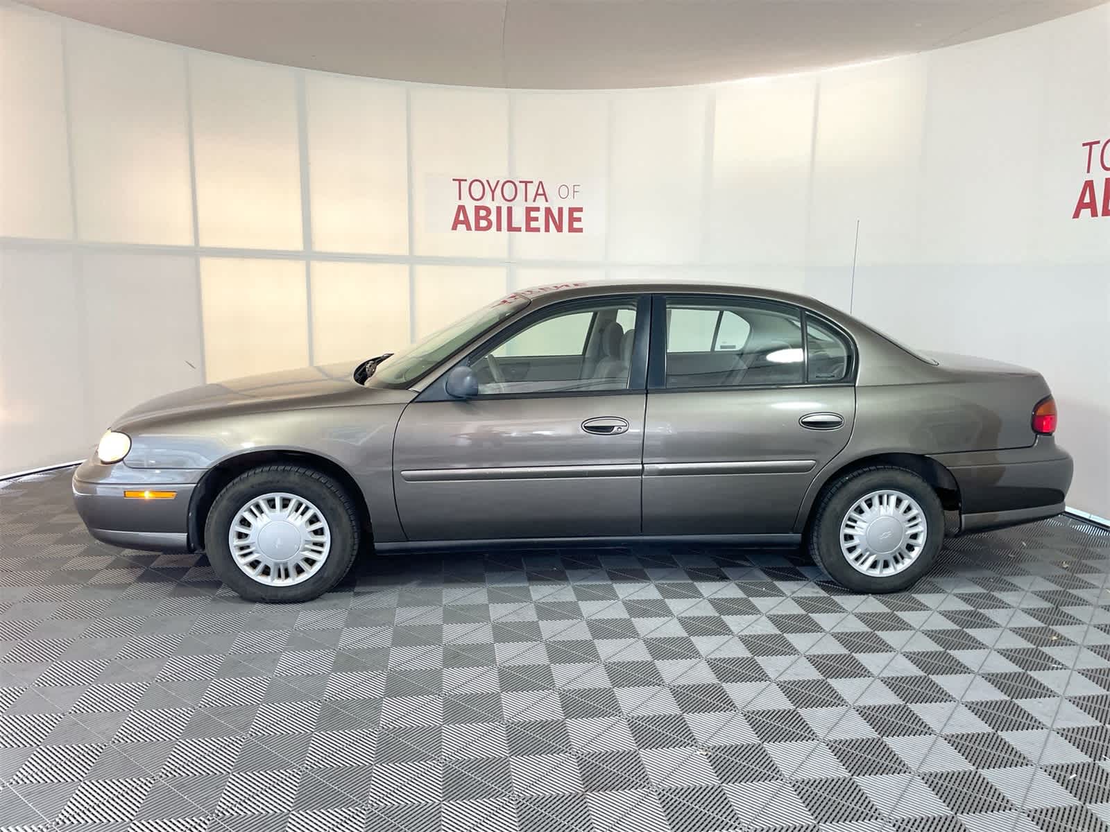 Thumbnail: 2001 Chevrolet Malibu - 2
