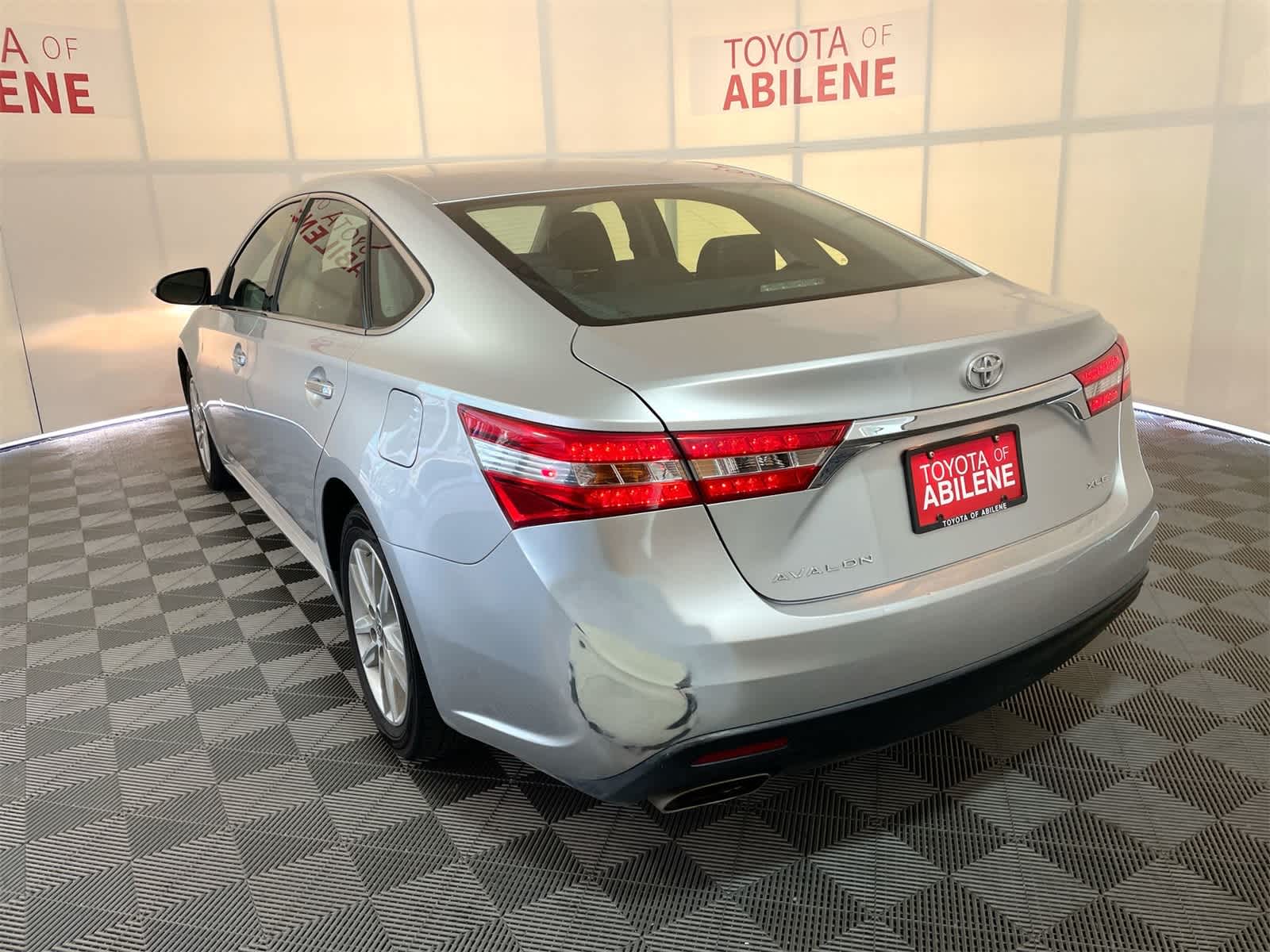 Thumbnail: 2013 Toyota Avalon - 3