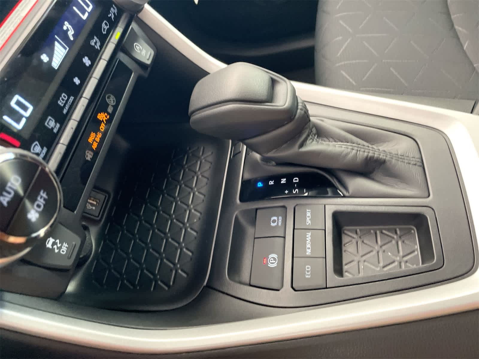 Thumbnail: 2025 Toyota RAV4 - 23