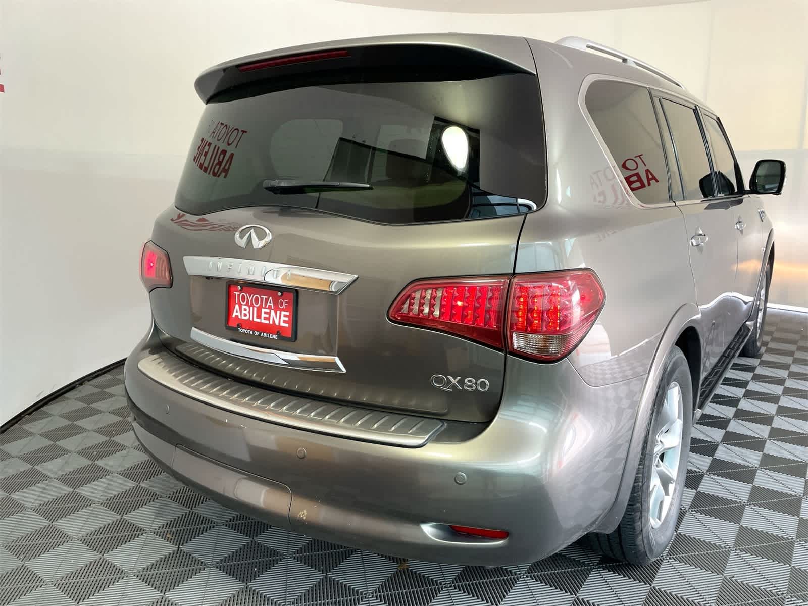 Thumbnail: 2014 INFINITI QX80 - 6