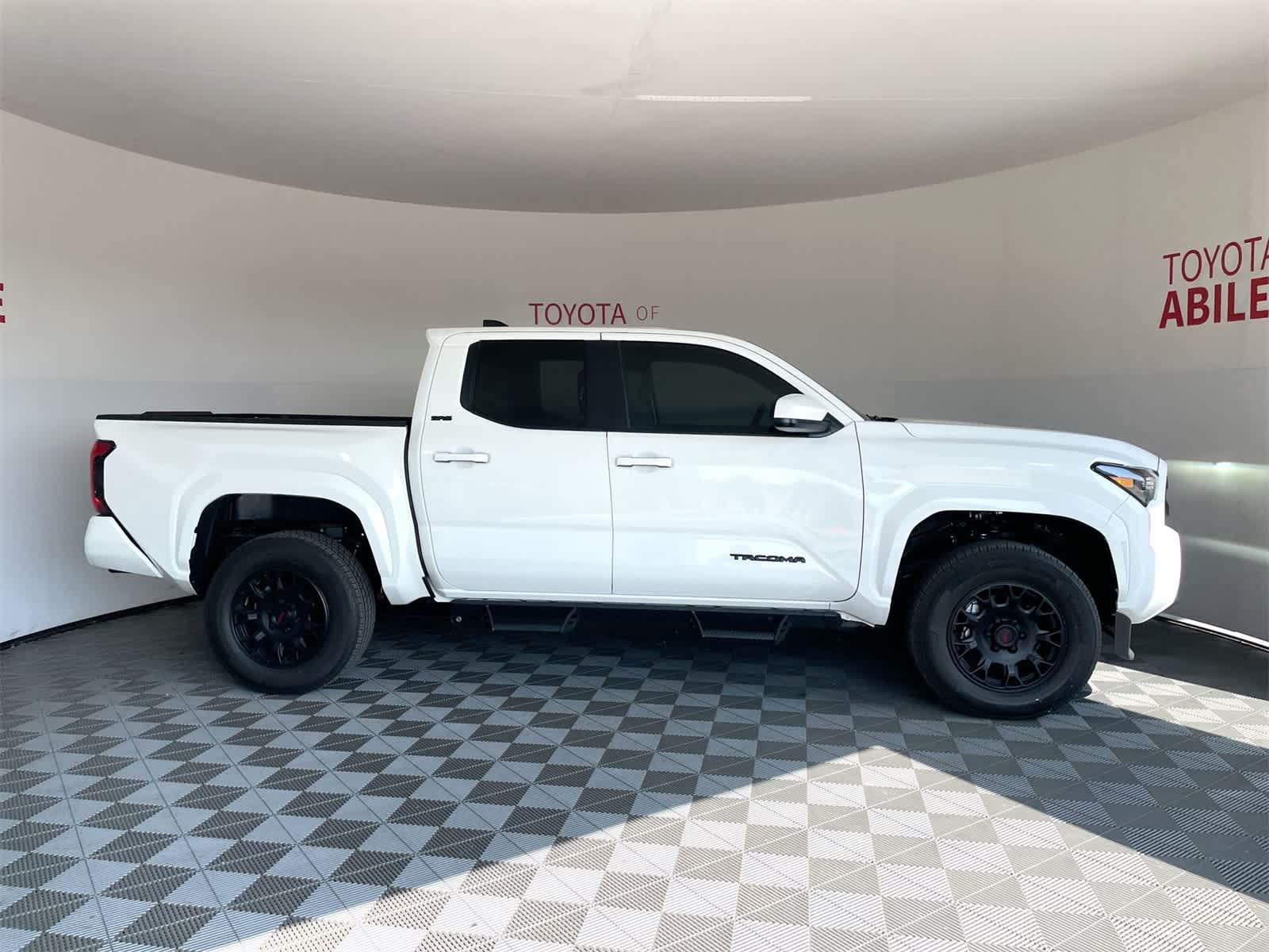 2025 Toyota Tacoma SR5 8