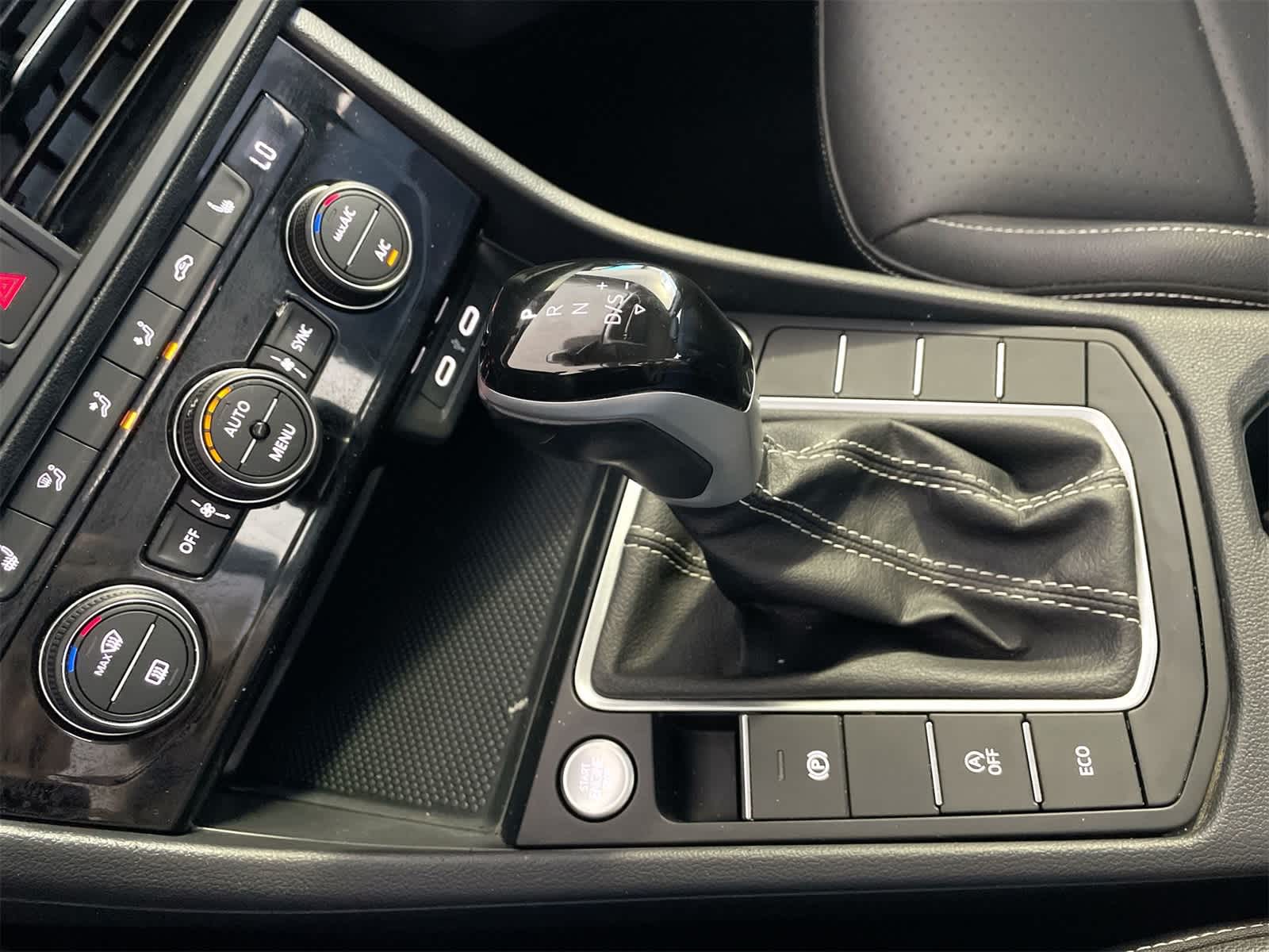 Thumbnail: 2024 Volkswagen Jetta - 22