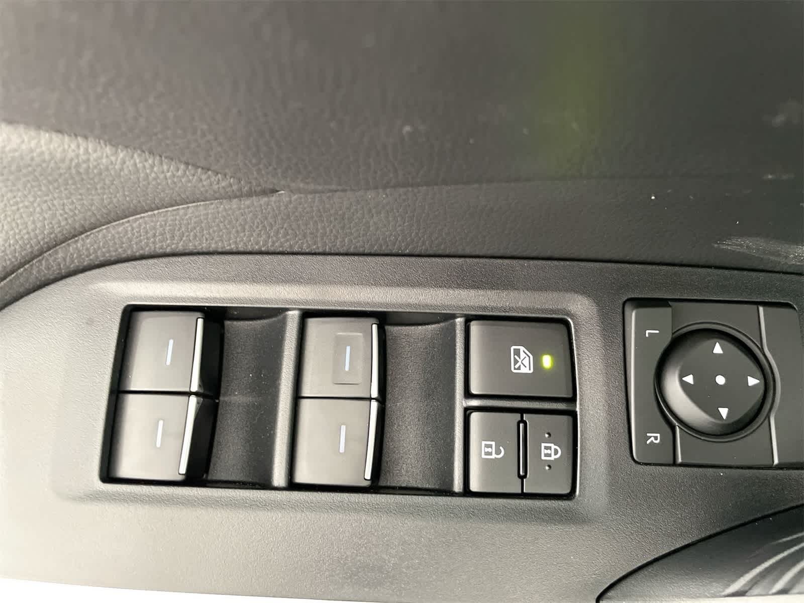 Thumbnail: 2025 Toyota RAV4 - 10