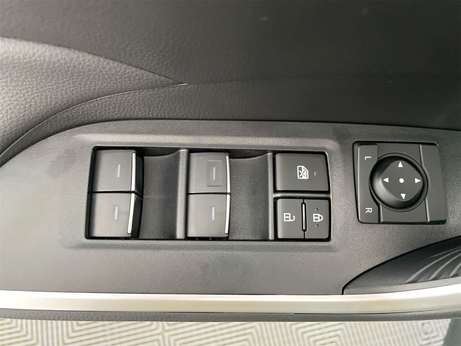 Thumbnail: 2025 Toyota RAV4 - 12
