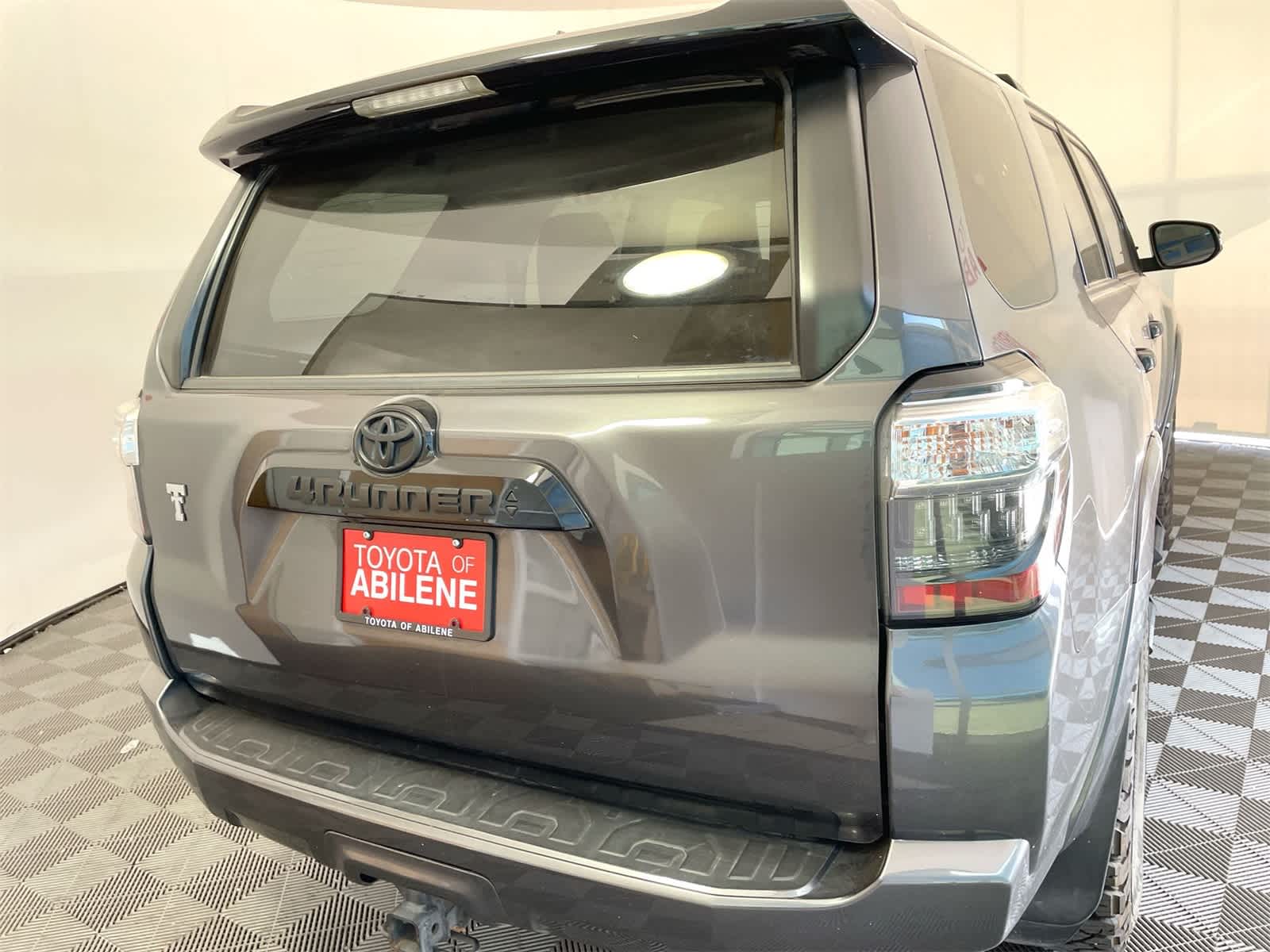 Thumbnail: 2020 Toyota 4Runner - 6