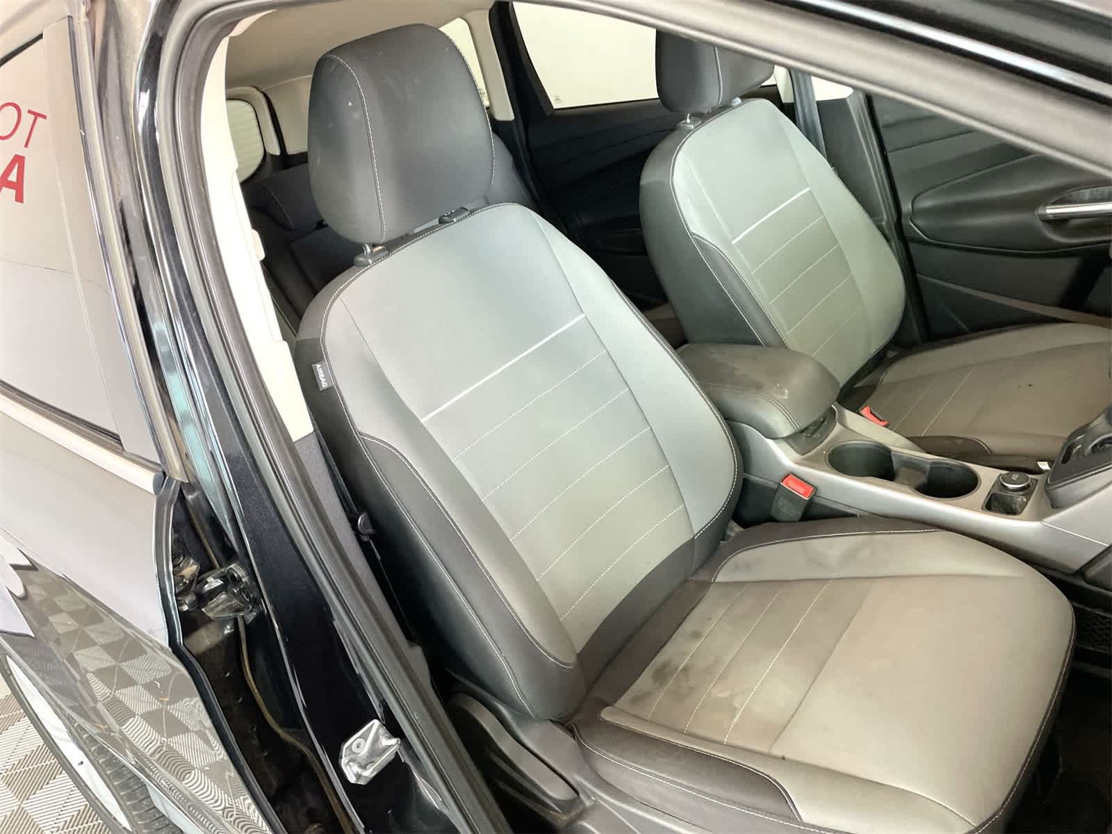 Thumbnail: 2015 Ford Escape - 14