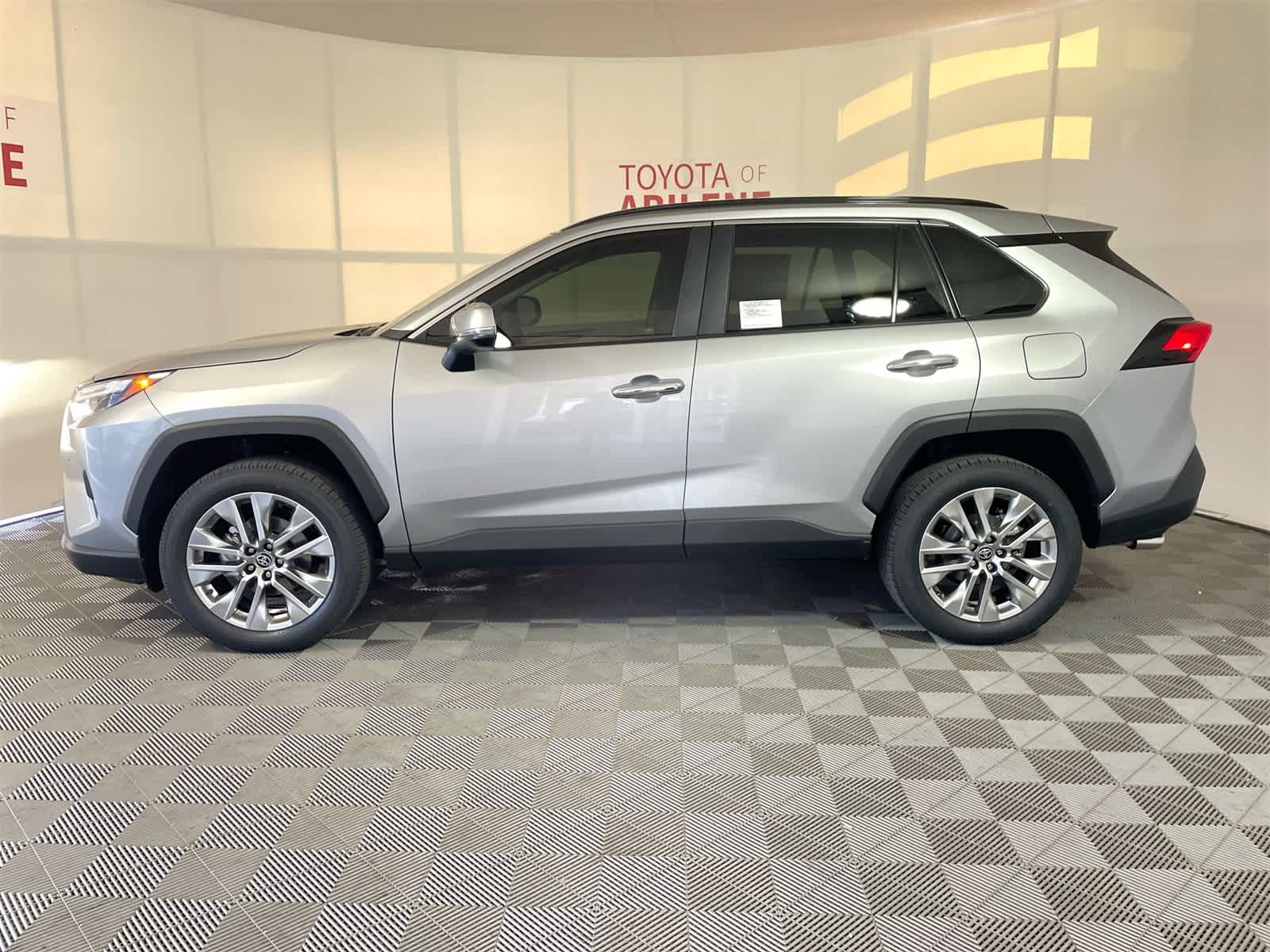 Thumbnail: 2025 Toyota RAV4 - 2