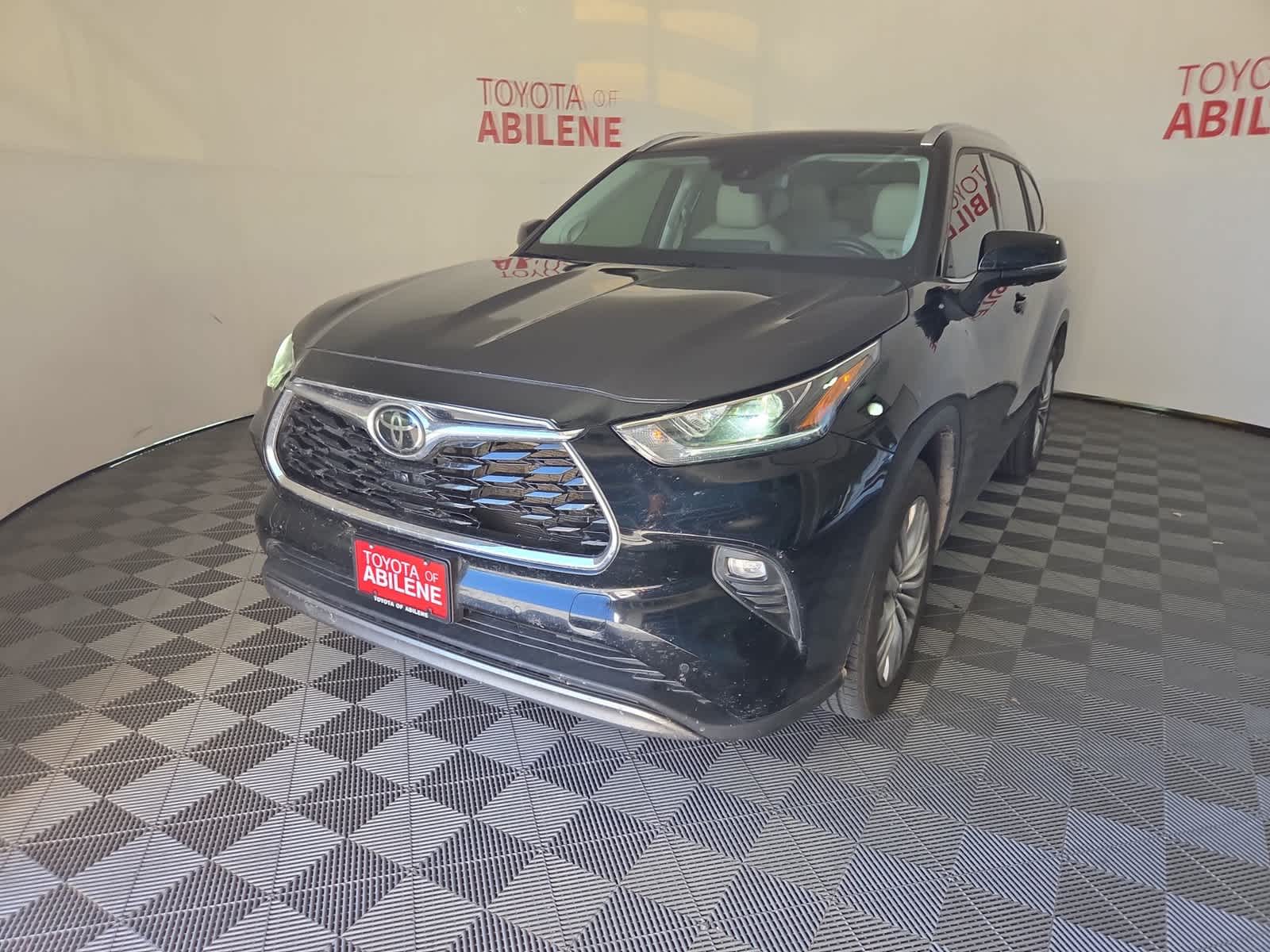 2024 Toyota Highlander Platinum